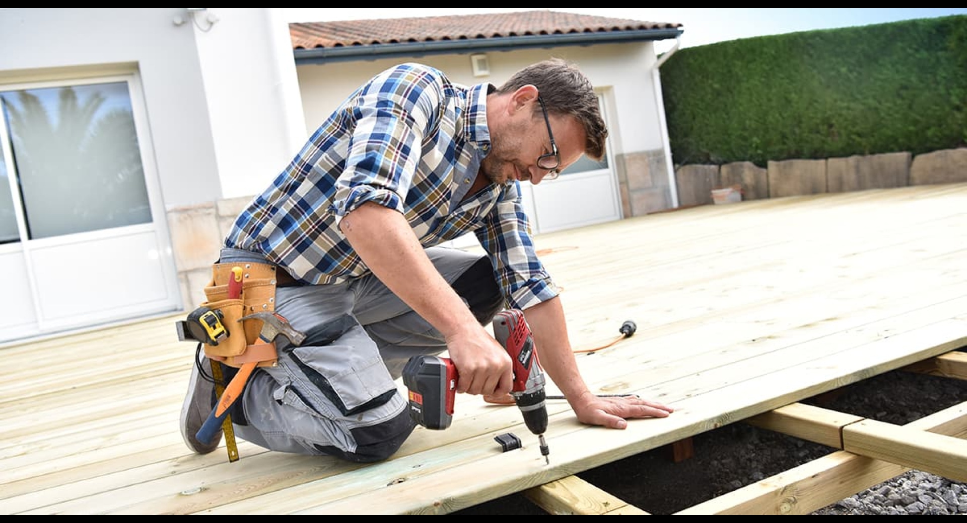 What Insurance Do Vancouver Deck and Fence Contractors Need?